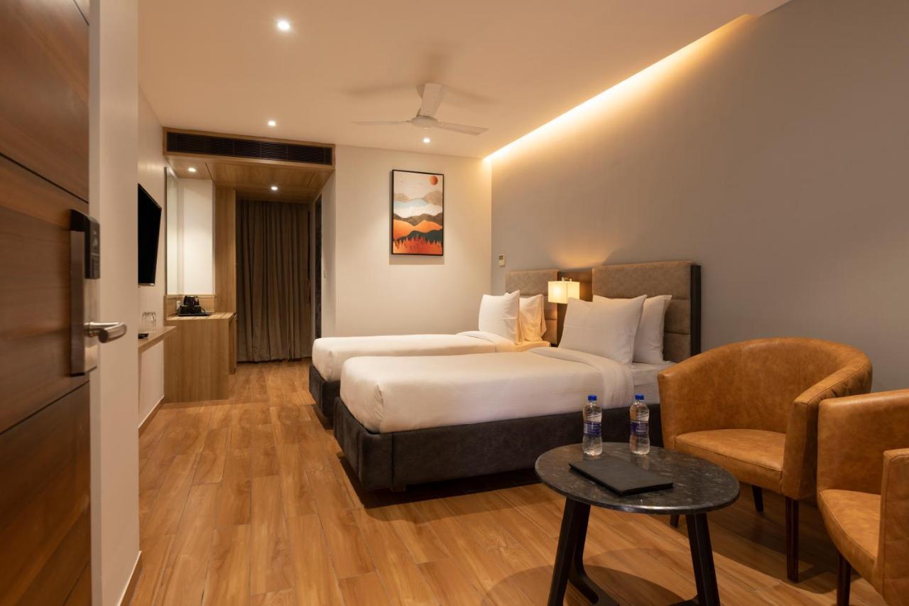 Northway Hotel Visakhapatnam Exterior foto